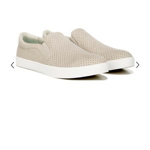 Dr.Scholls size 9 slip on shoe Greige micro. Shoes are nwt tags.